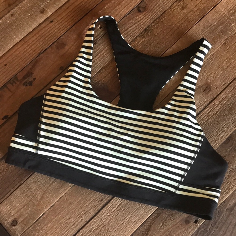 Lululemon size 8 sports bra